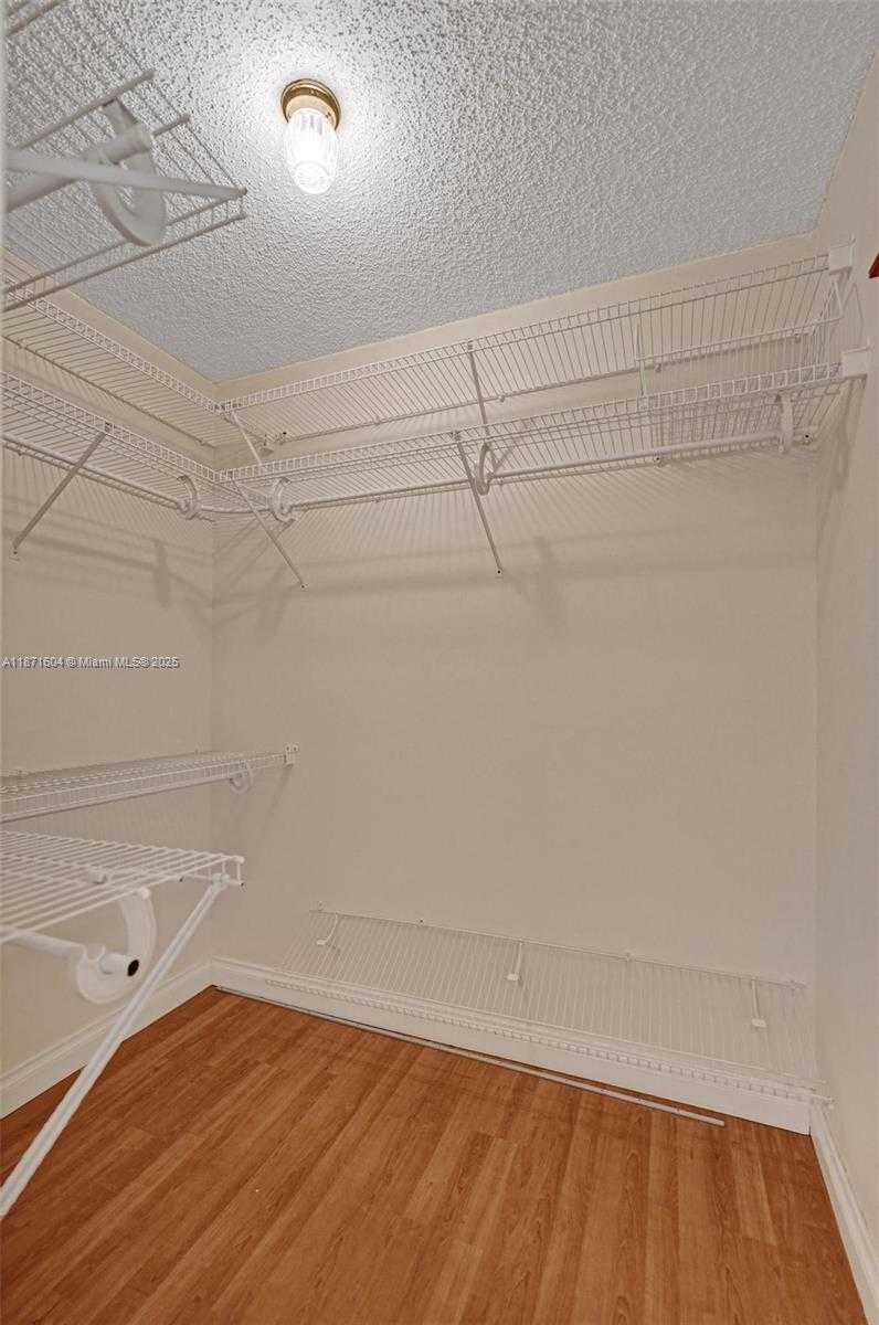 Small Image of 1900 SABAL PALM DR #201, Davie Number 40