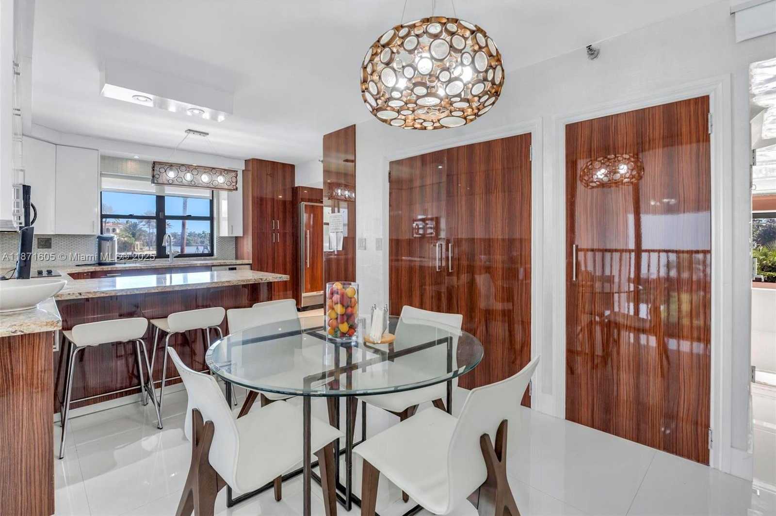 Small Image of 19707 TURNBERRY WAY #TH-6, Aventura Number 12