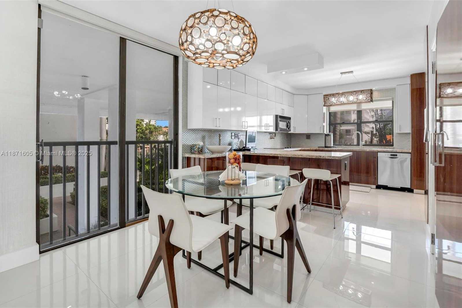 Small Image of 19707 TURNBERRY WAY #TH-6, Aventura Number 13