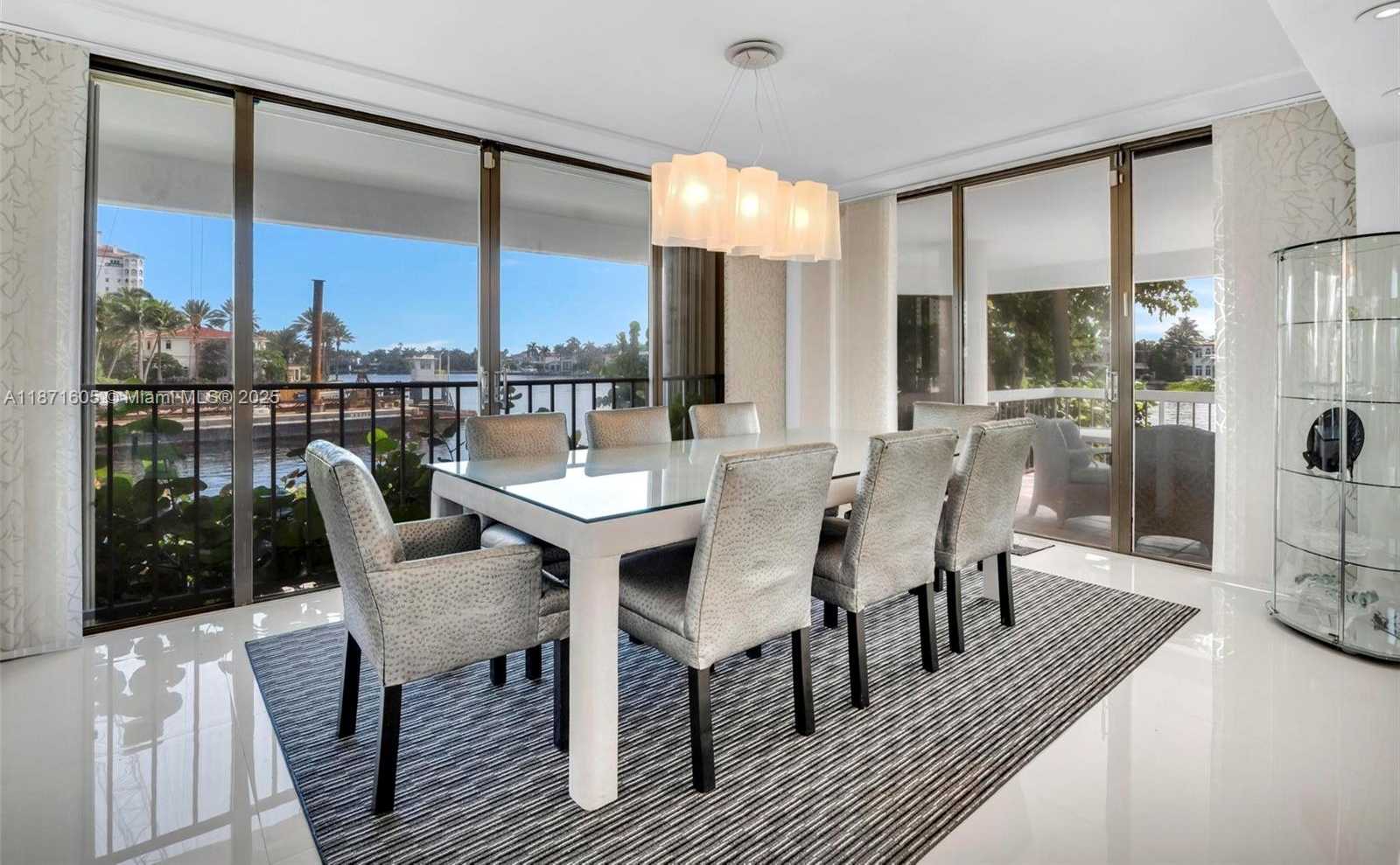 Small Image of 19707 TURNBERRY WAY #TH-6, Aventura Number 17