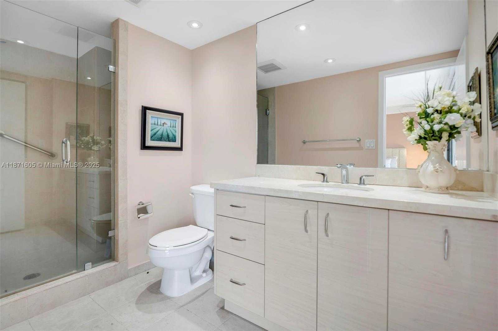 Small Image of 19707 TURNBERRY WAY #TH-6, Aventura Number 22