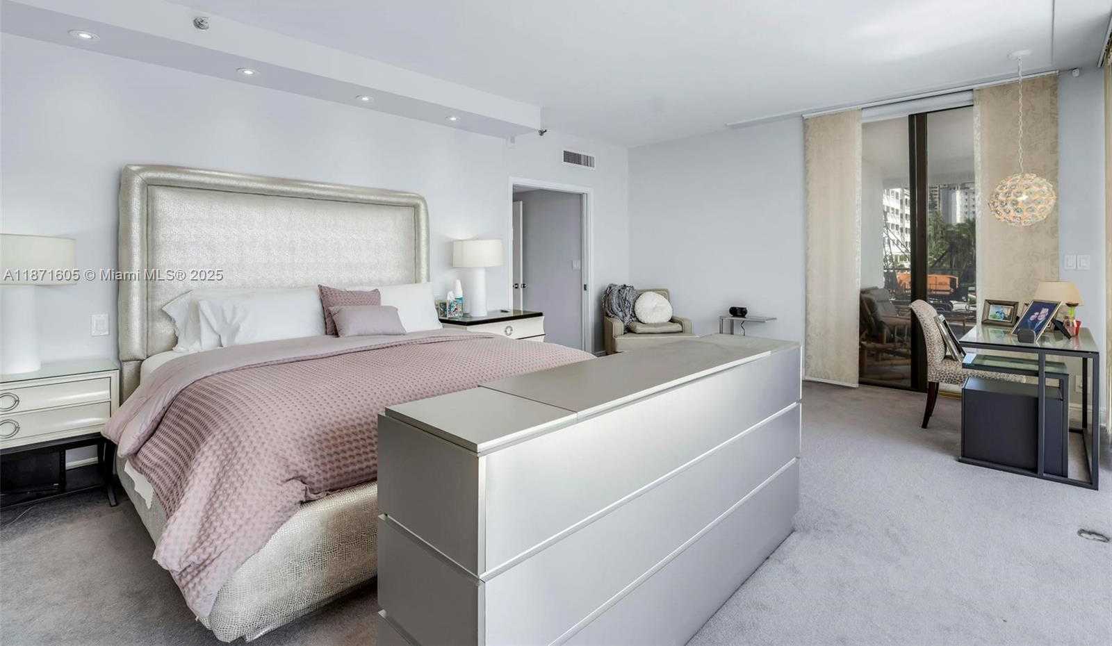 Small Image of 19707 TURNBERRY WAY #TH-6, Aventura Number 28