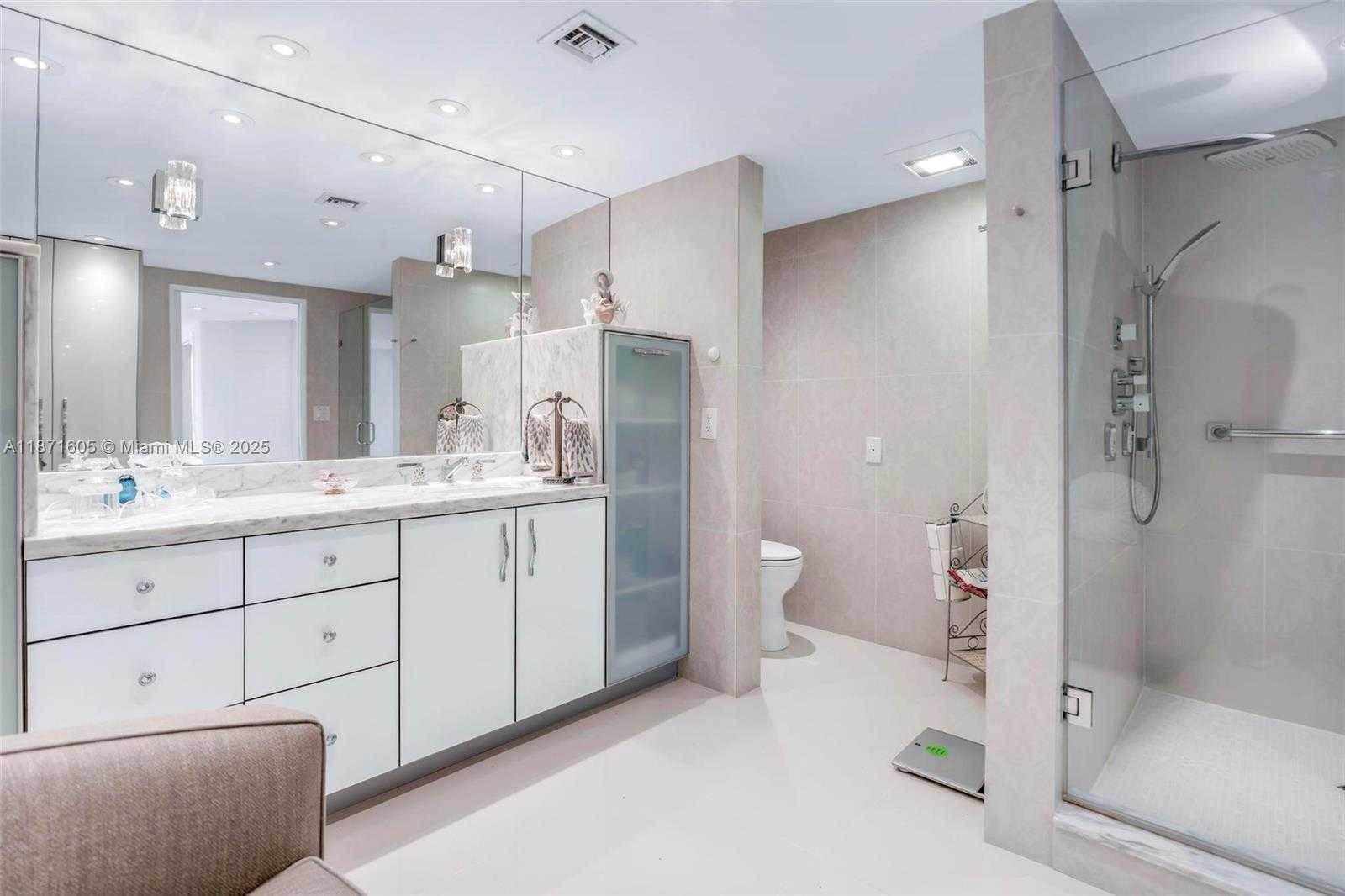 Small Image of 19707 TURNBERRY WAY #TH-6, Aventura Number 33