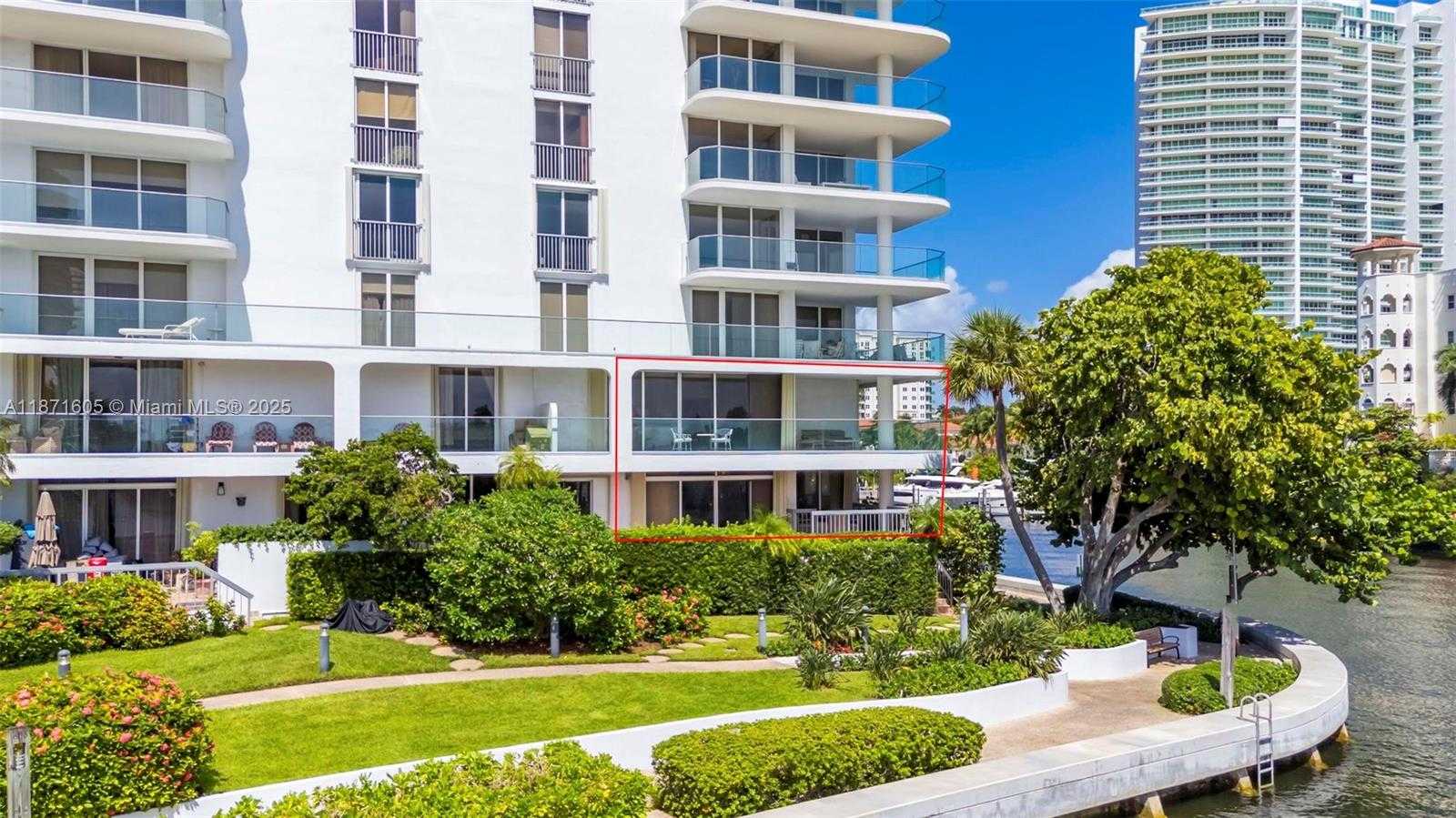 Small Image of 19707 TURNBERRY WAY #TH-6, Aventura Number 39