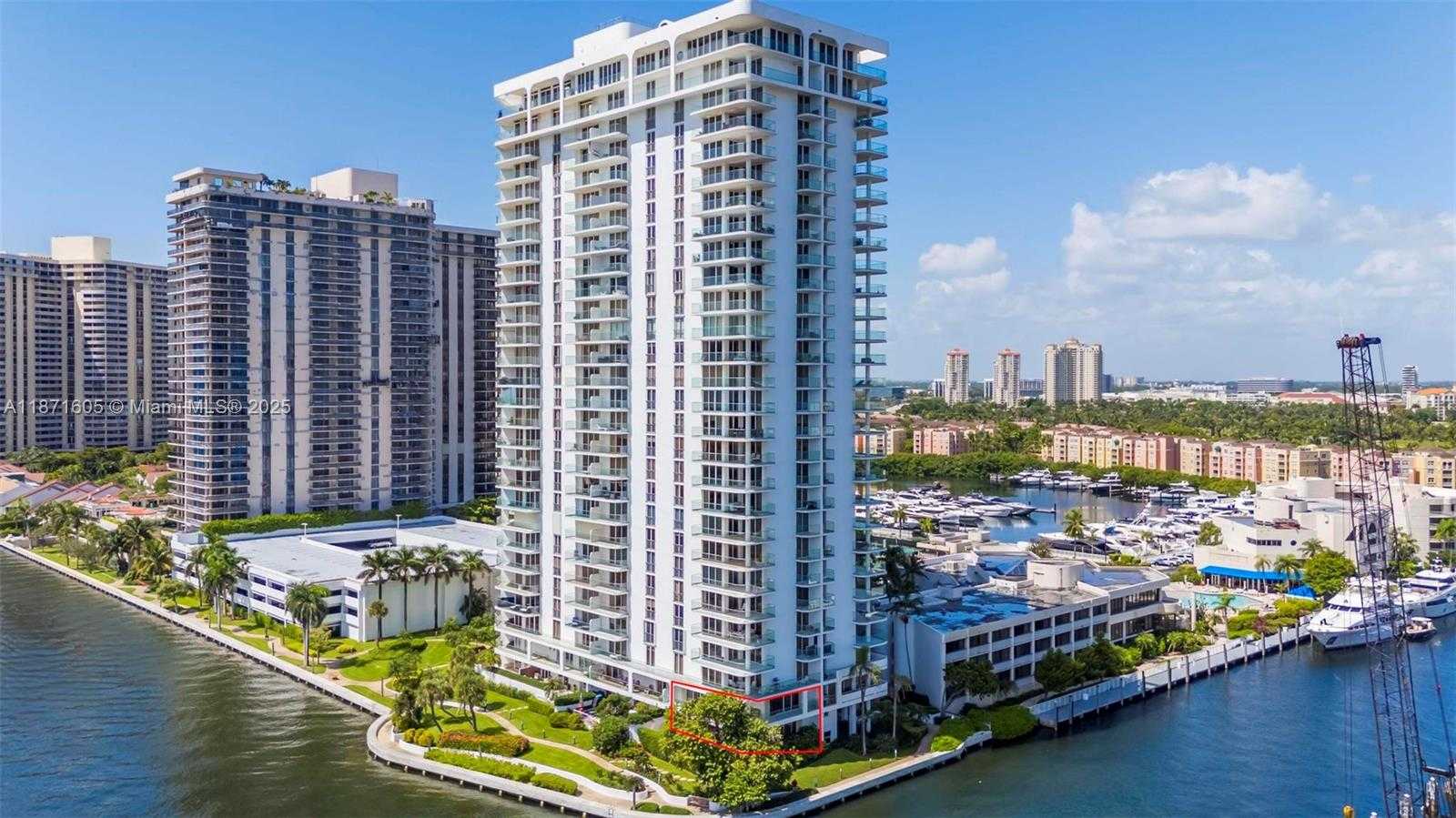 Small Image of 19707 TURNBERRY WAY #TH-6, Aventura Number 43