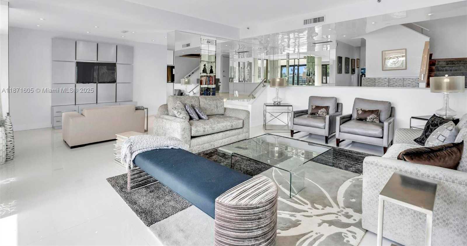 Small Image of 19707 TURNBERRY WAY #TH-6, Aventura Number 5