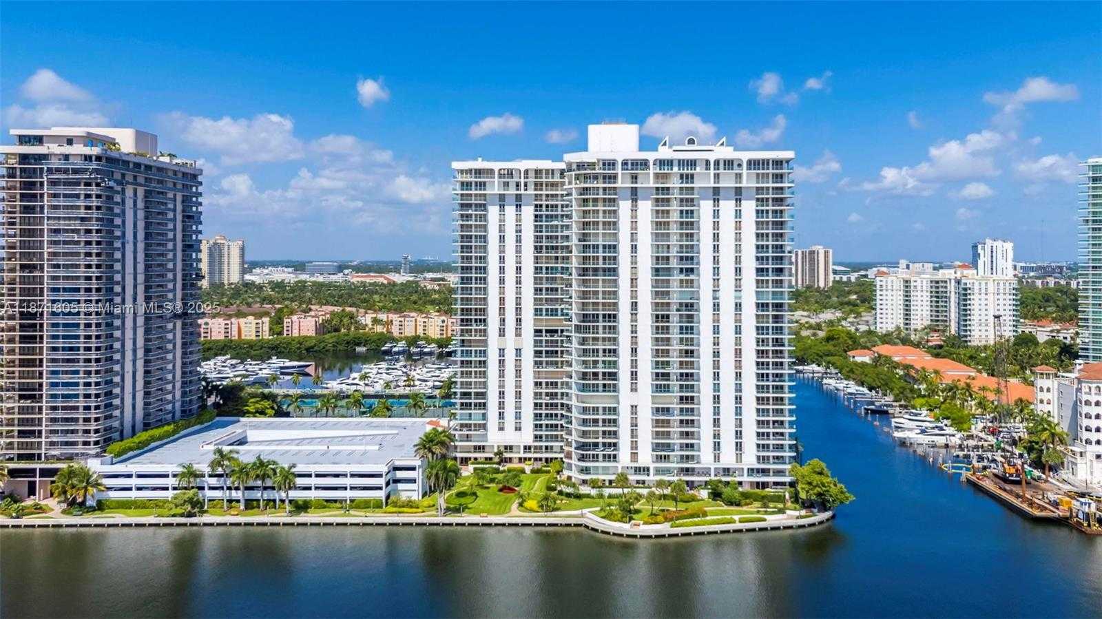 Small Image of 19707 TURNBERRY WAY #TH-6, Aventura Number 50