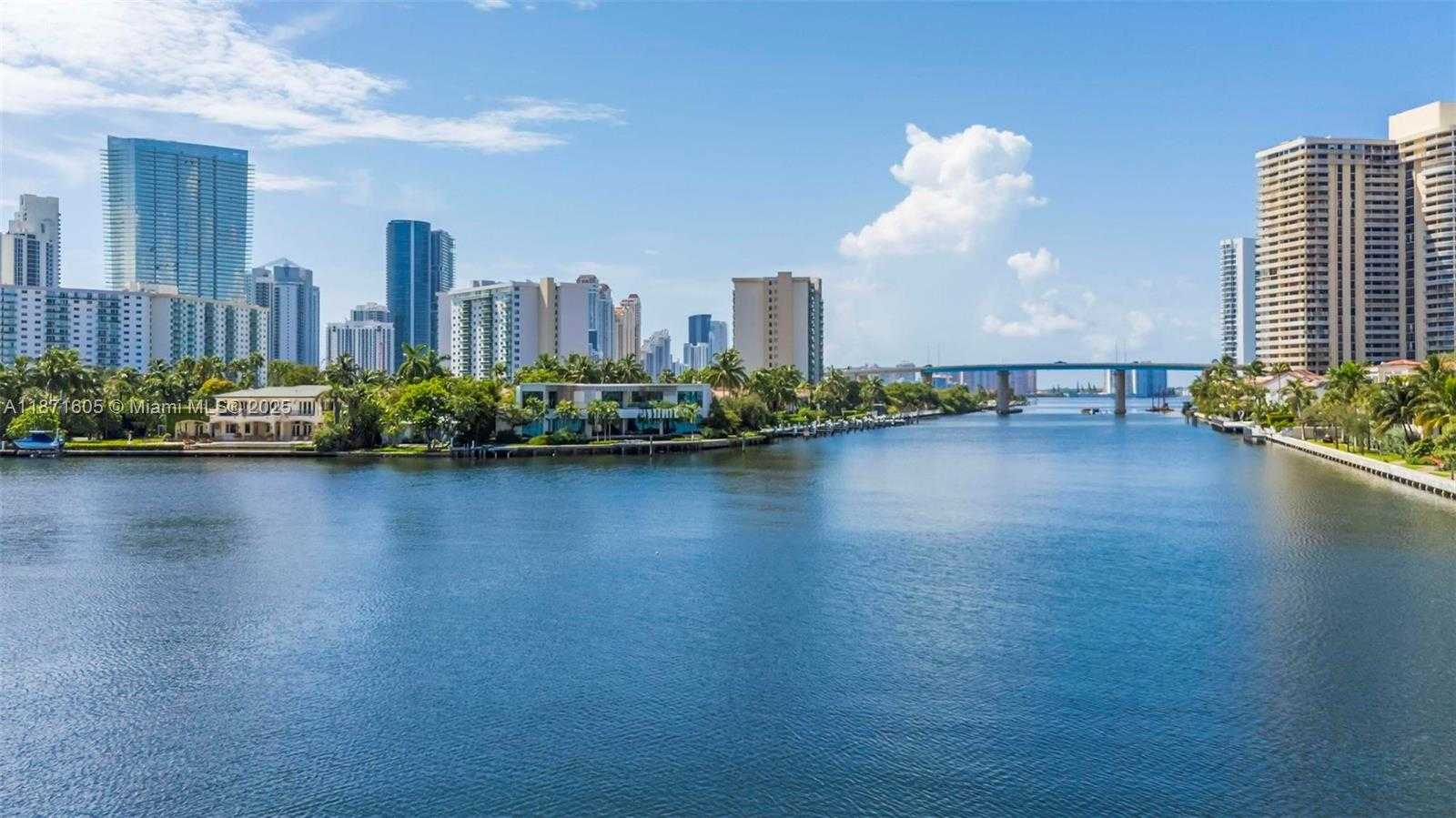Small Image of 19707 TURNBERRY WAY #TH-6, Aventura Number 52