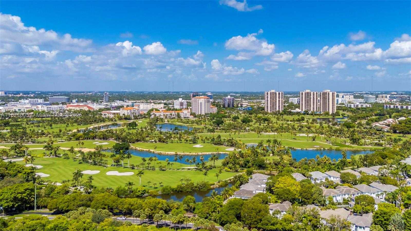 Small Image of 19707 TURNBERRY WAY #TH-6, Aventura Number 54
