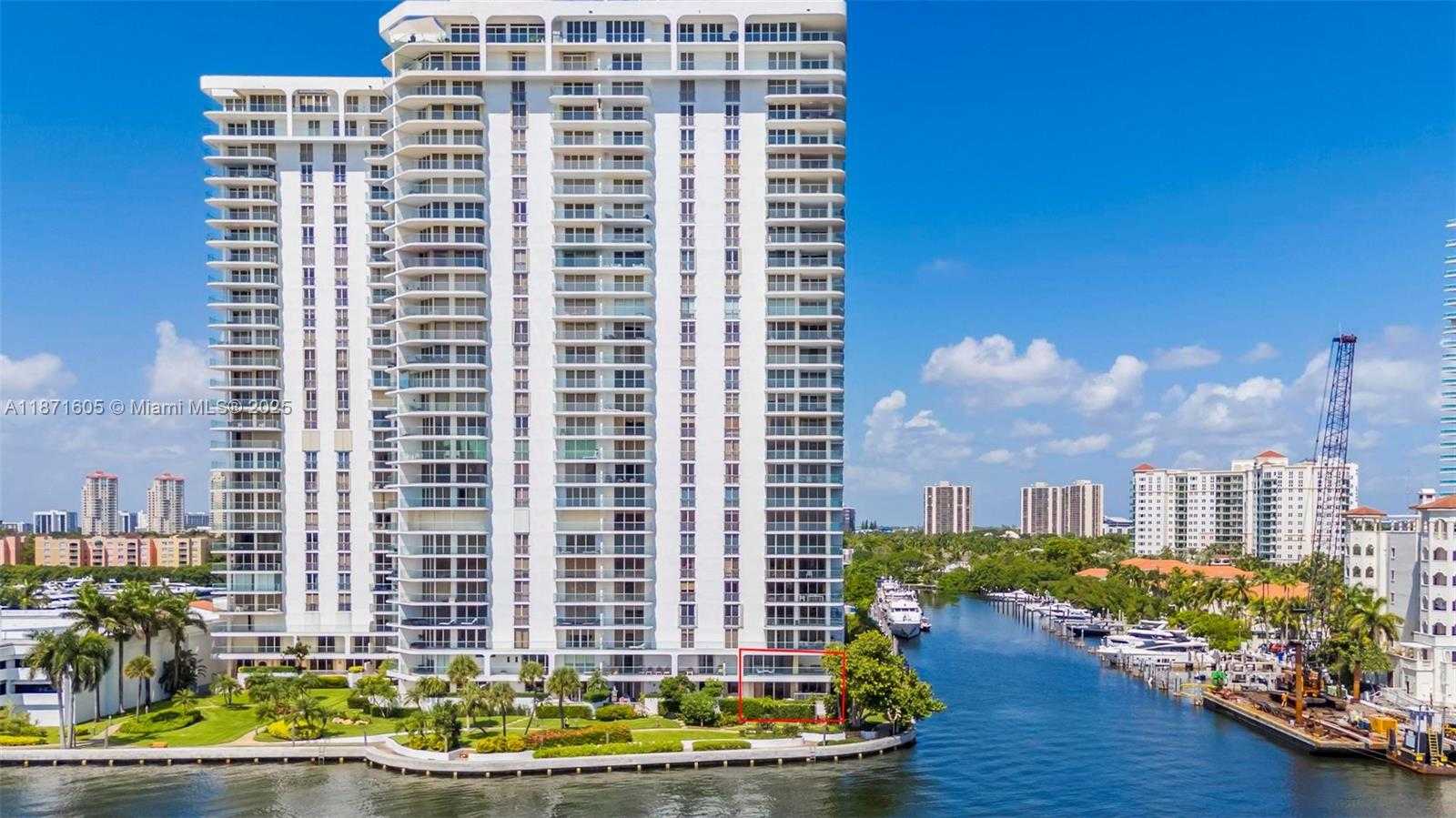 Small Image of 19707 TURNBERRY WAY #TH-6, Aventura Number 55