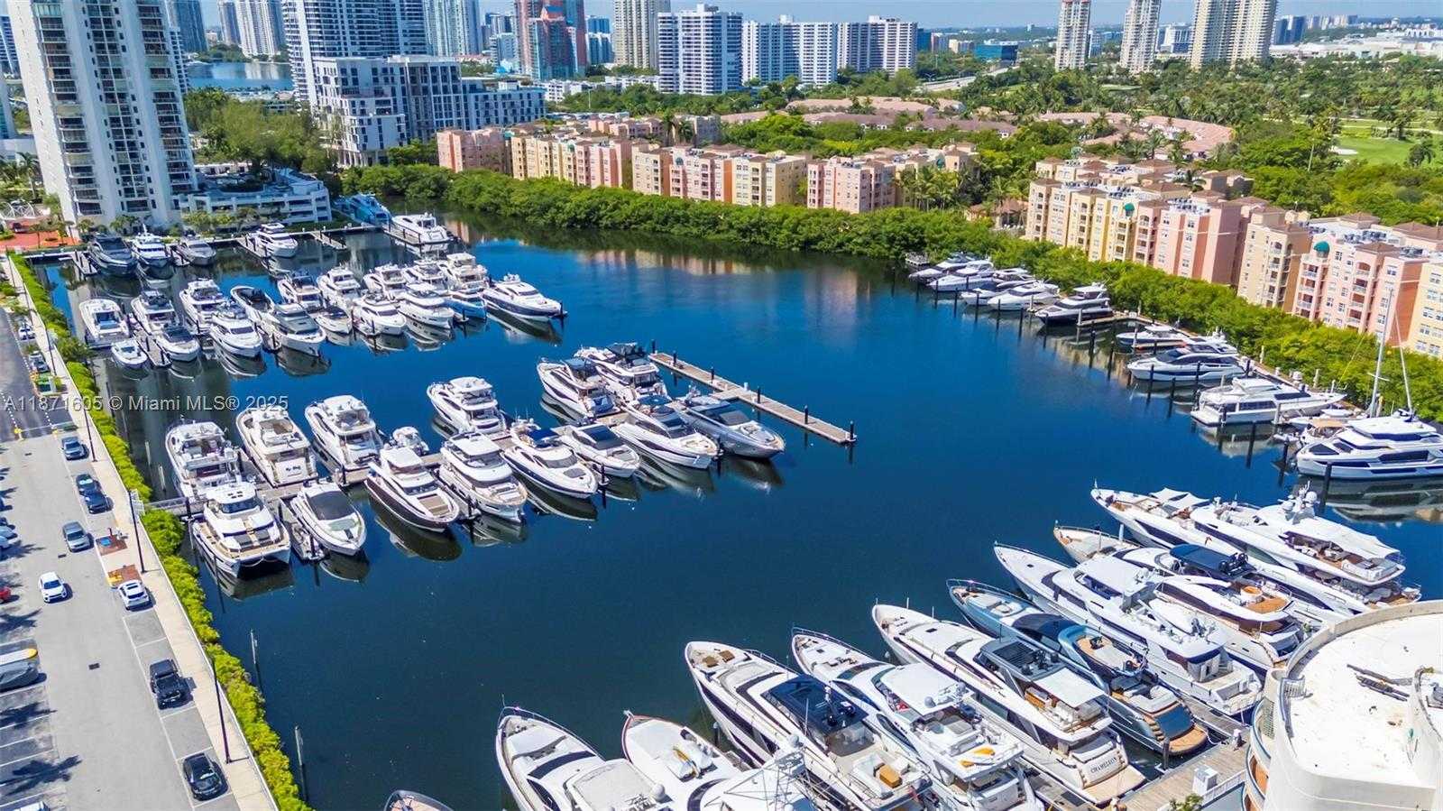 Small Image of 19707 TURNBERRY WAY #TH-6, Aventura Number 56