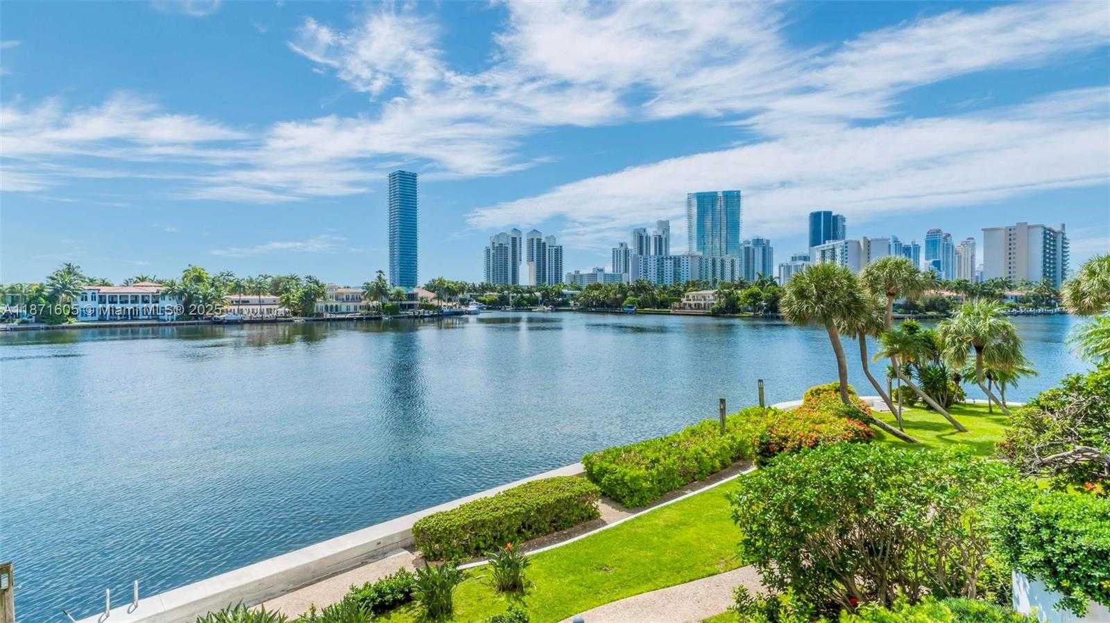 Small Image of 19707 TURNBERRY WAY #TH-6, Aventura Number 58