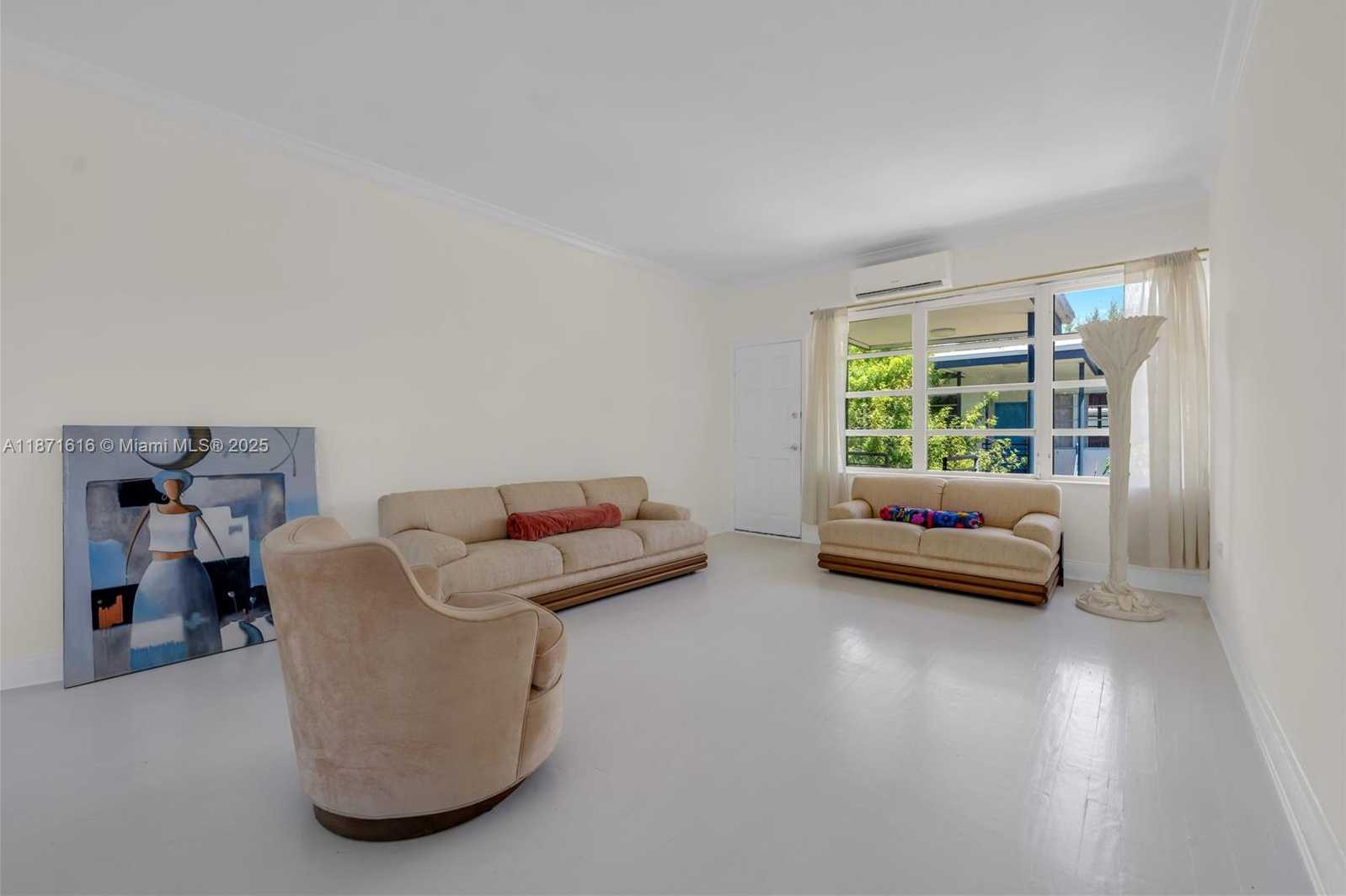Small Image of 4710 PINE TREE DR #26, Miami Beach Number 8