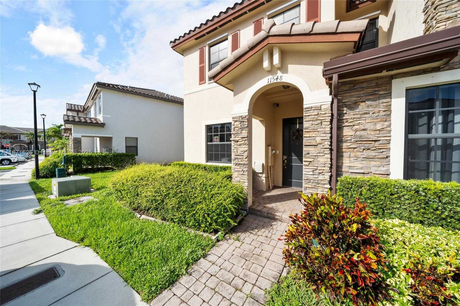 Small Image of 11548 SOUTH WEST 151ST AVE, Miami Number 3