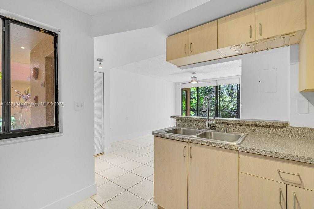 Small Image of 15495 NORTH MIAMI LAKEWAY N #101-4, Miami Lakes Number 11