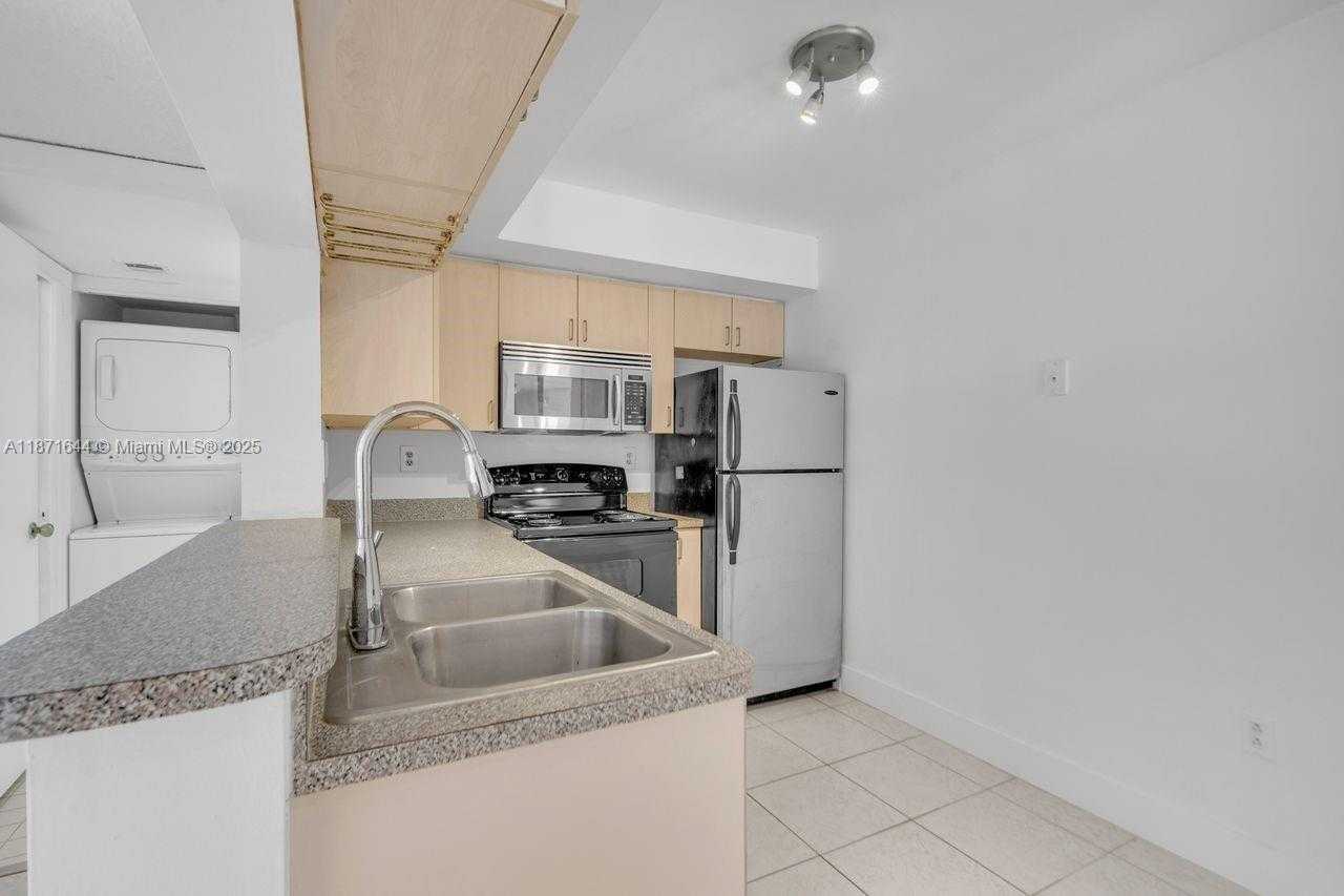 Small Image of 15495 NORTH MIAMI LAKEWAY N #101-4, Miami Lakes Number 9