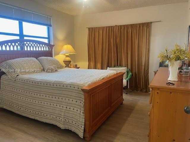 Small Image of 8180 GENEVA CT #518B, Doral Number 4