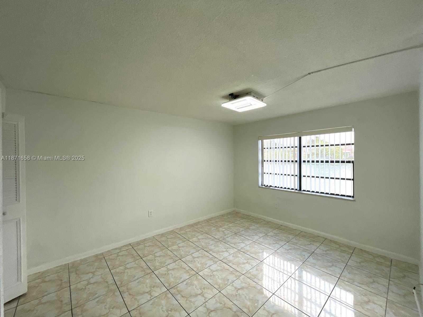 Small Image of 1335 WEST 68TH ST #106, Hialeah Number 12