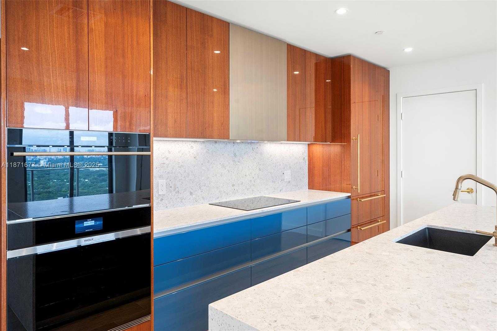 Small Image of 2678 TIGERTAIL AVE #2006, Coconut Grove Number 11