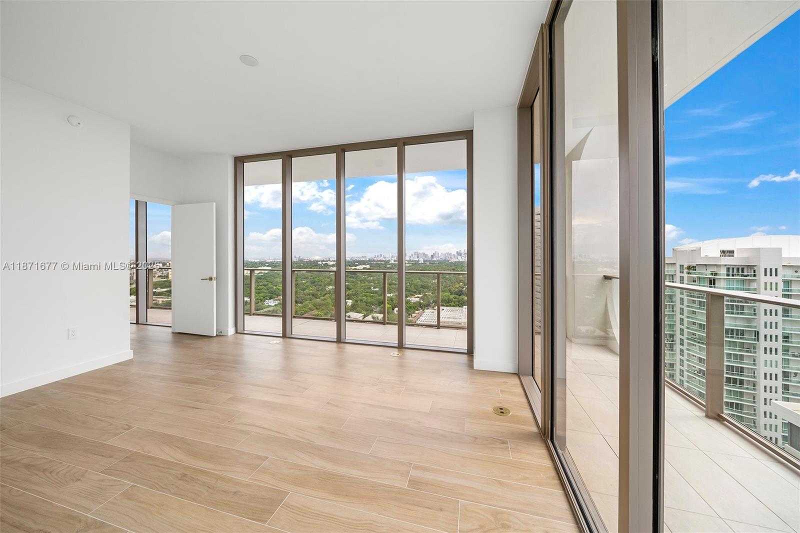Small Image of 2678 TIGERTAIL AVE #2006, Coconut Grove Number 21