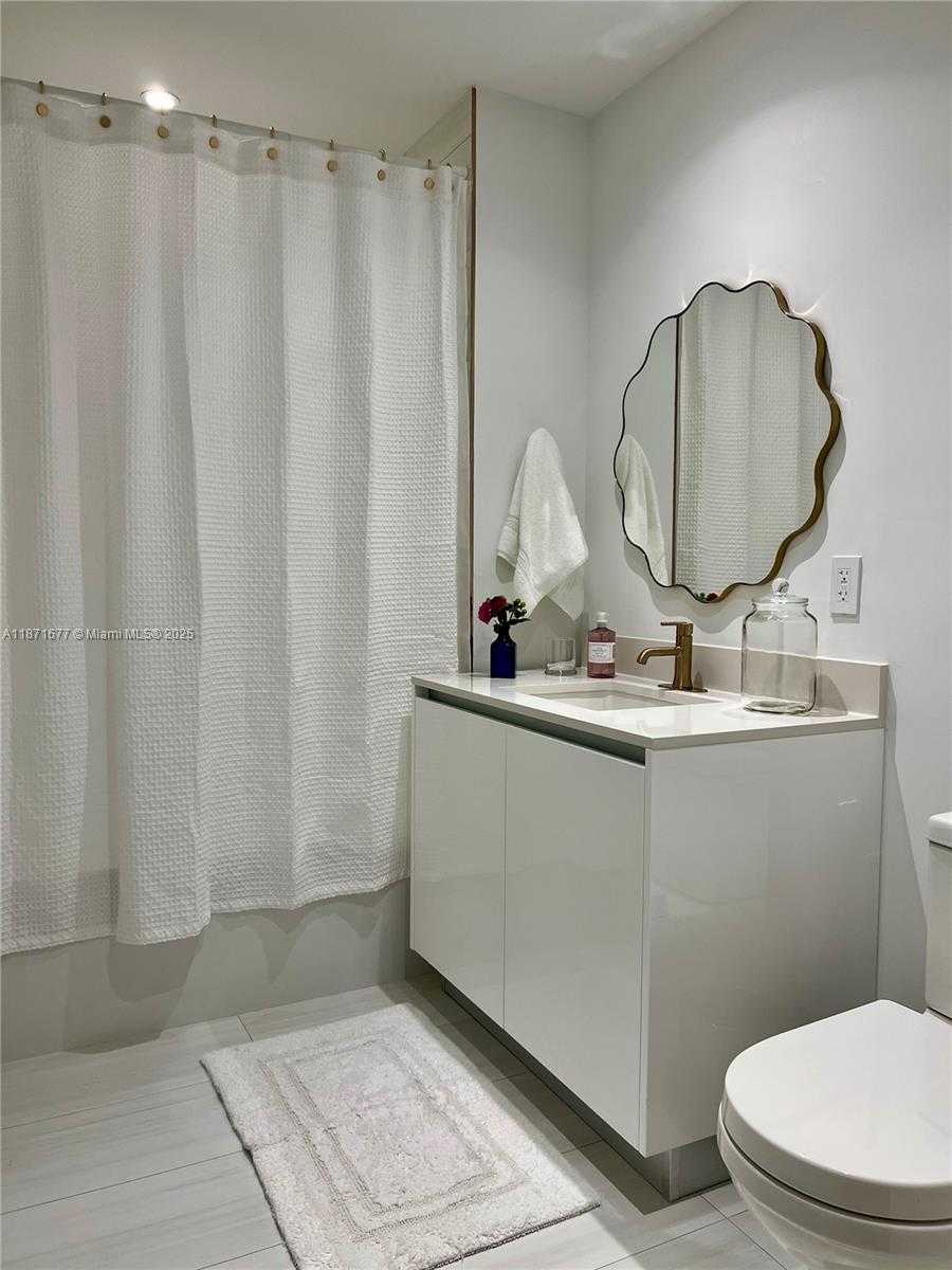 Small Image of 2678 TIGERTAIL AVE #2006, Coconut Grove Number 34