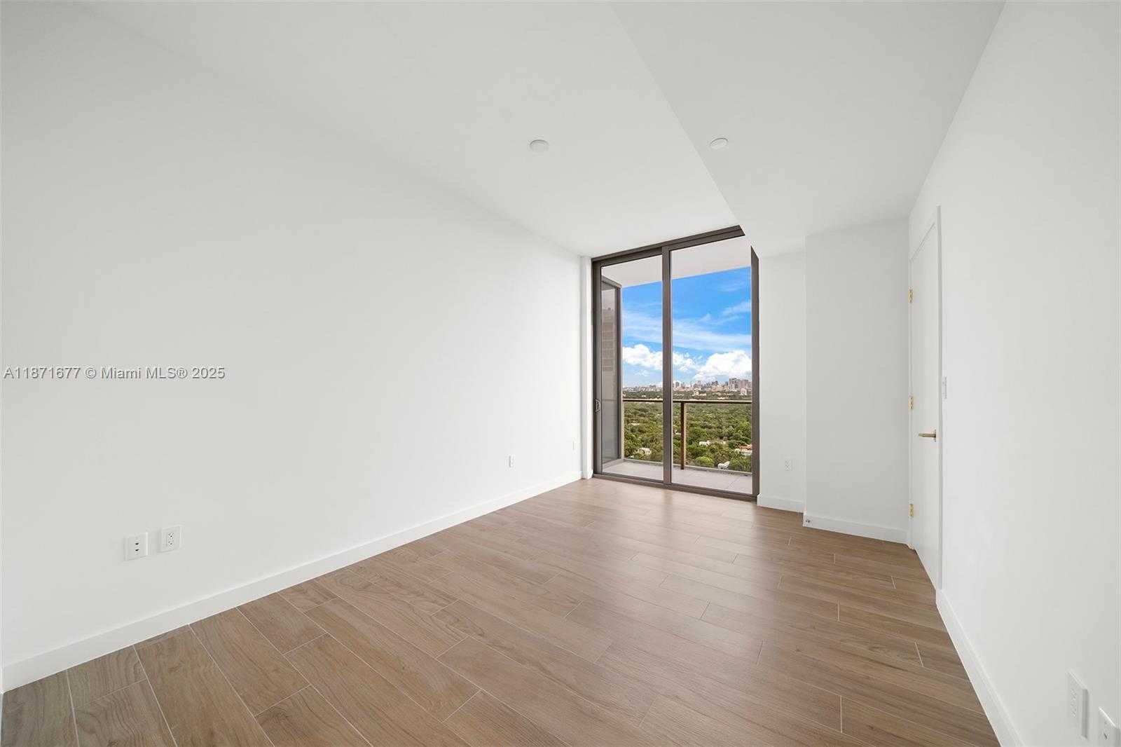 Small Image of 2678 TIGERTAIL AVE #2006, Coconut Grove Number 39