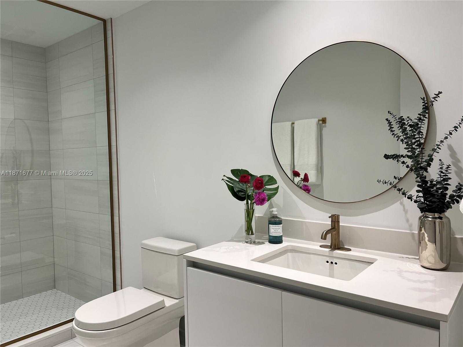 Small Image of 2678 TIGERTAIL AVE #2006, Coconut Grove Number 40