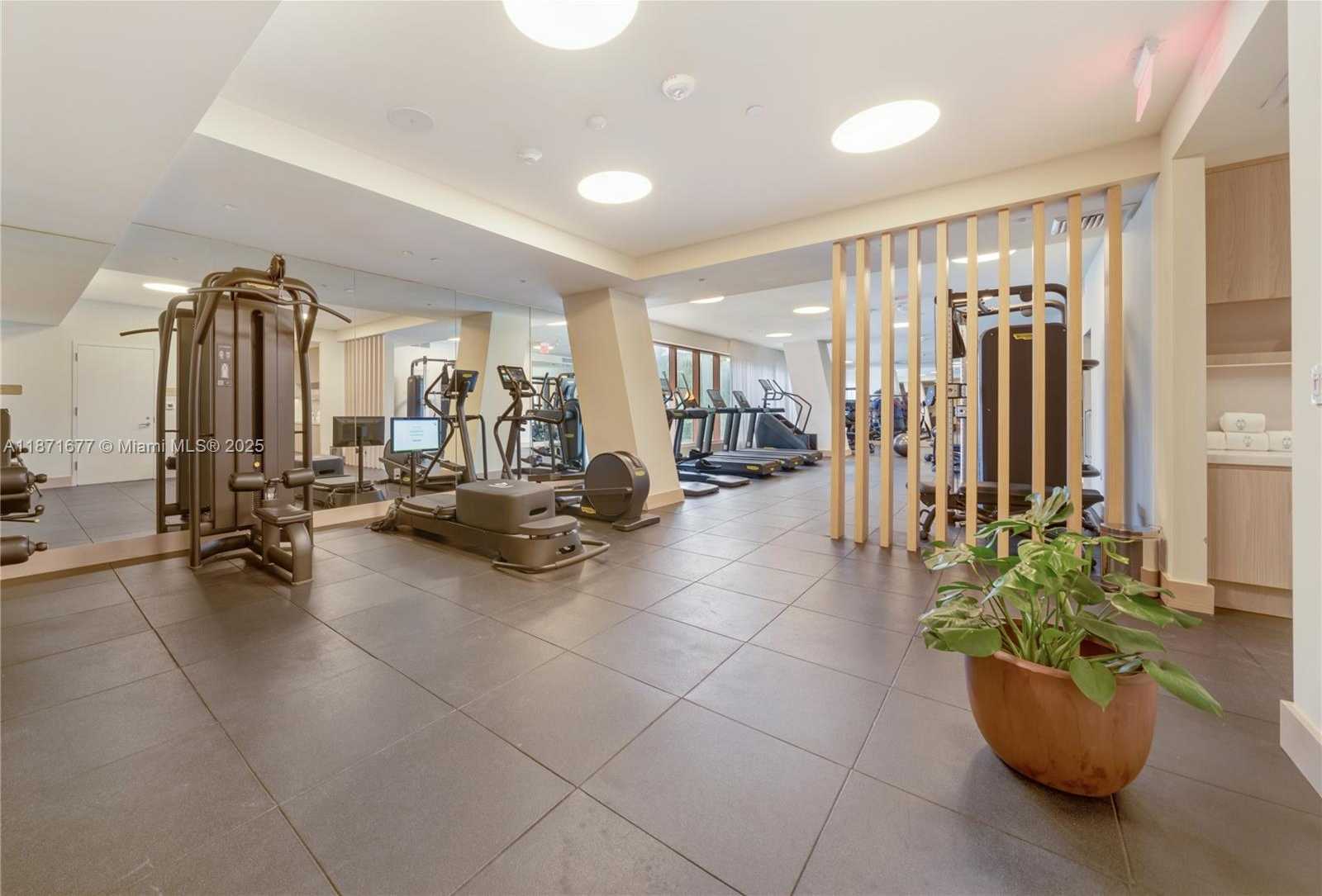 Small Image of 2678 TIGERTAIL AVE #2006, Coconut Grove Number 59