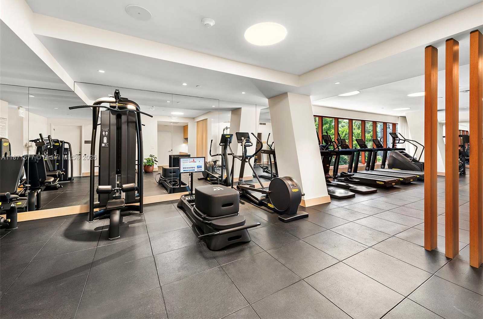 Small Image of 2678 TIGERTAIL AVE #2006, Coconut Grove Number 60