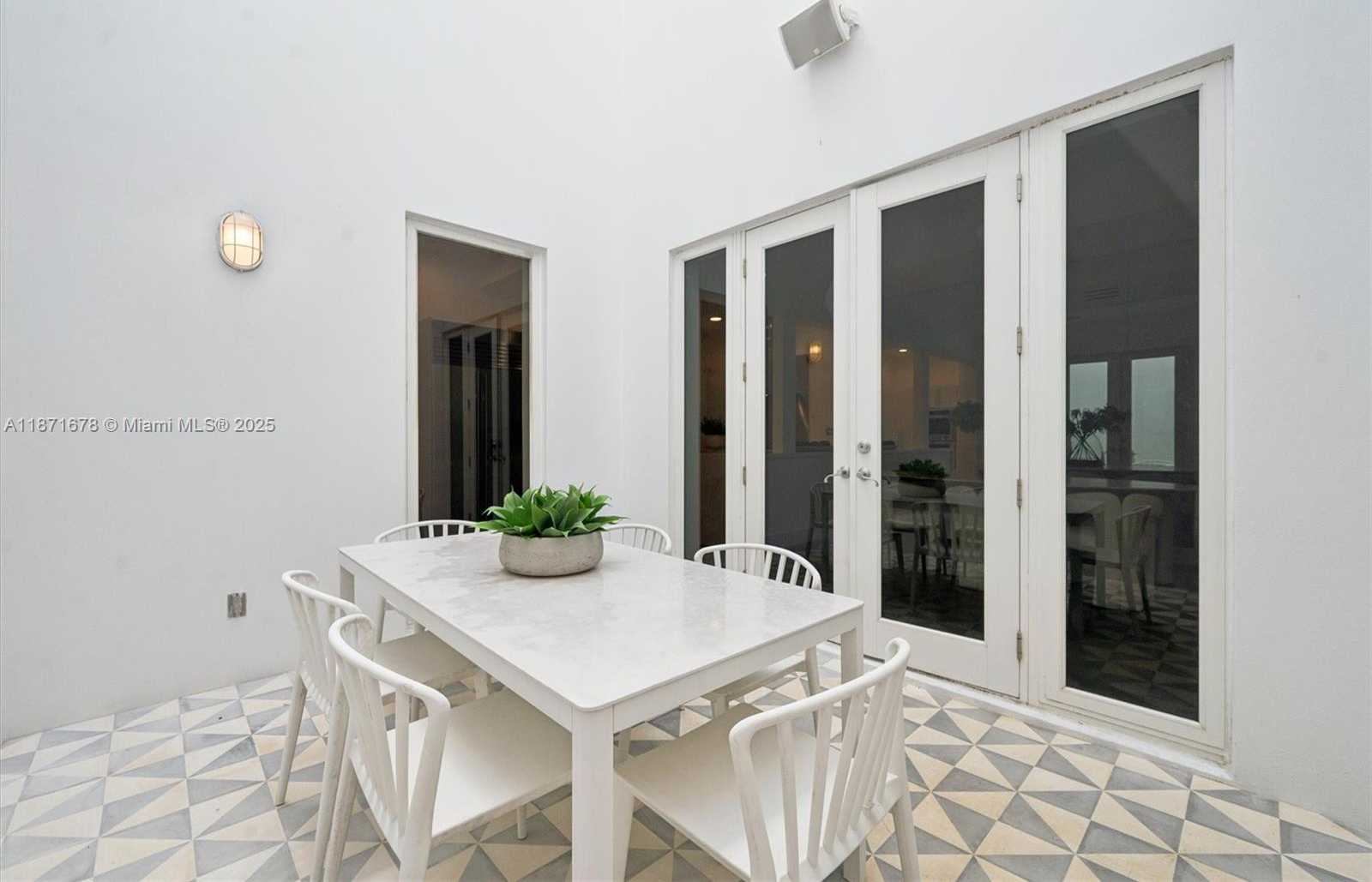 Small Image of 211 WATER WAY, Miami Beach Number 10