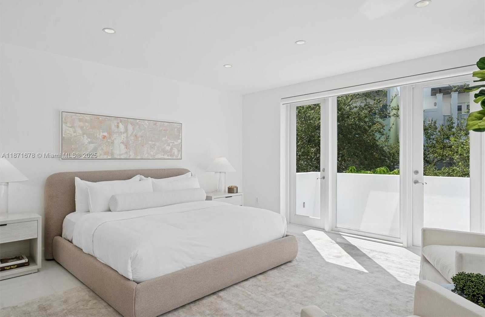 Small Image of 211 WATER WAY, Miami Beach Number 18