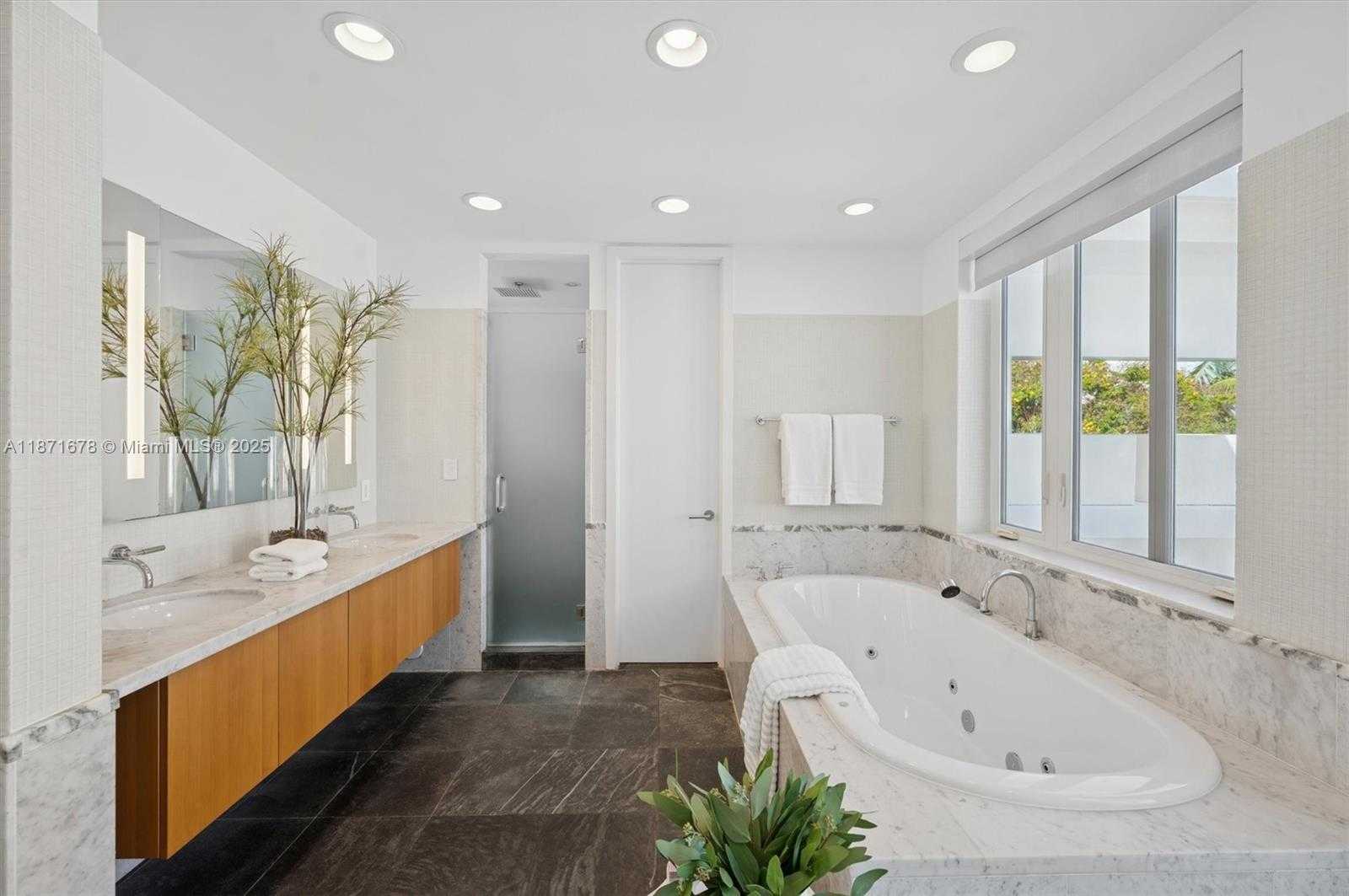 Small Image of 211 WATER WAY, Miami Beach Number 20