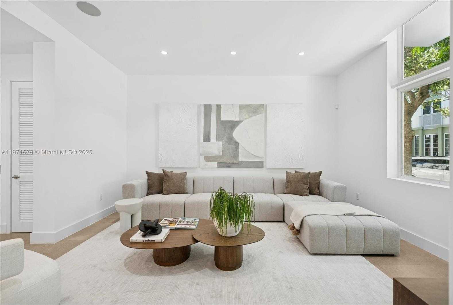 Small Image of 211 WATER WAY, Miami Beach Number 3