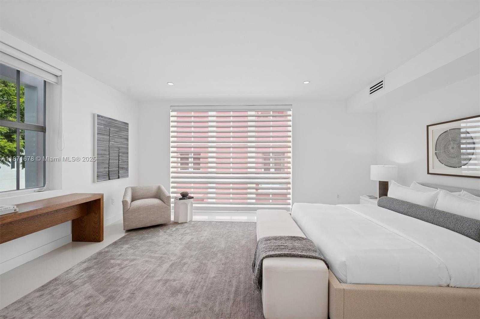 Small Image of 211 WATER WAY, Miami Beach Number 30
