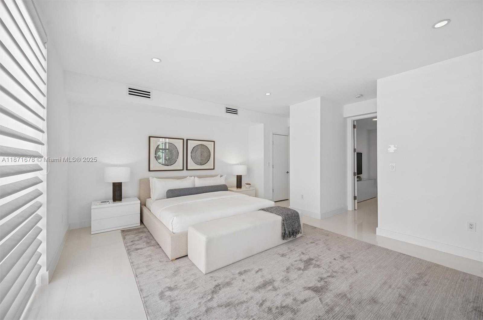 Small Image of 211 WATER WAY, Miami Beach Number 32
