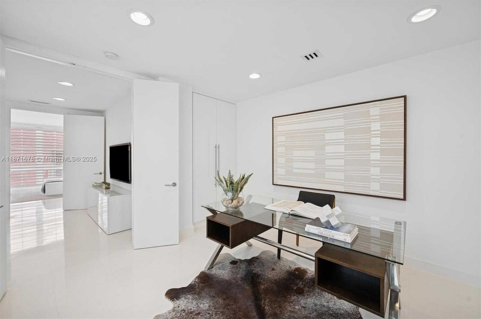 Small Image of 211 WATER WAY, Miami Beach Number 34