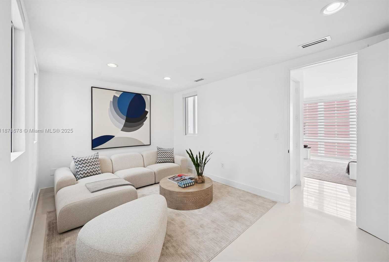 Small Image of 211 WATER WAY, Miami Beach Number 35