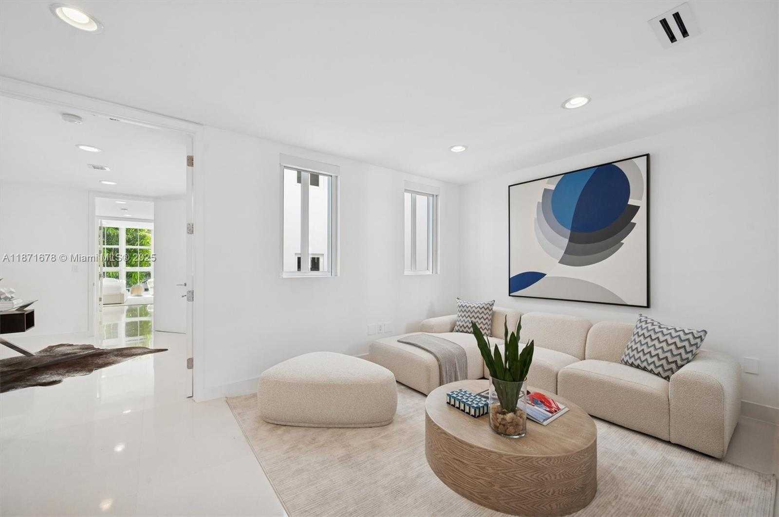 Small Image of 211 WATER WAY, Miami Beach Number 36