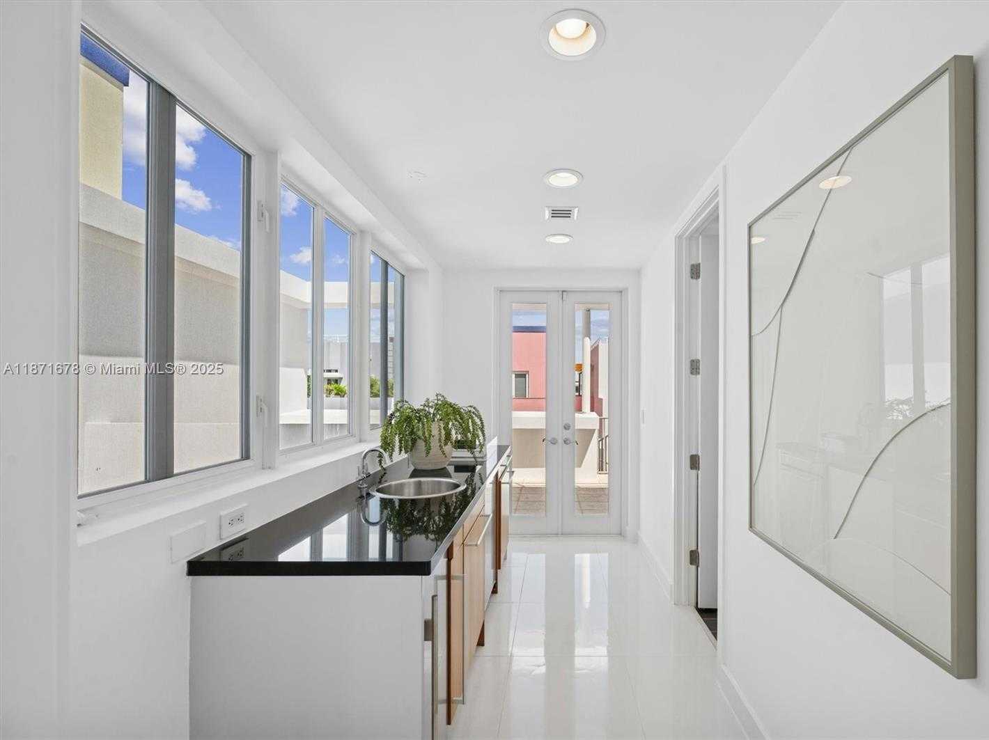 Small Image of 211 WATER WAY, Miami Beach Number 38