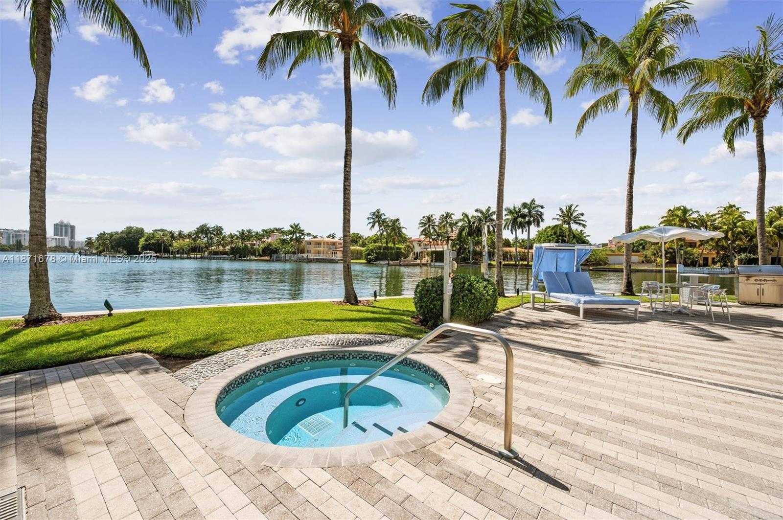 Small Image of 211 WATER WAY, Miami Beach Number 45