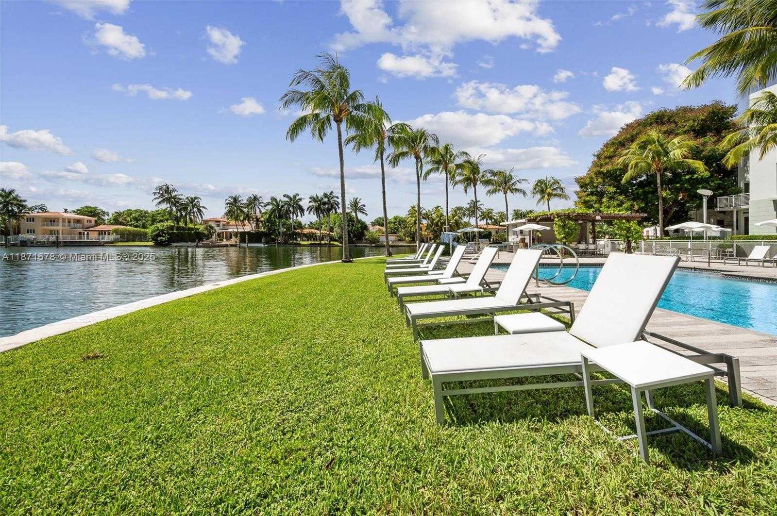 Small Image of 211 WATER WAY, Miami Beach Number 47