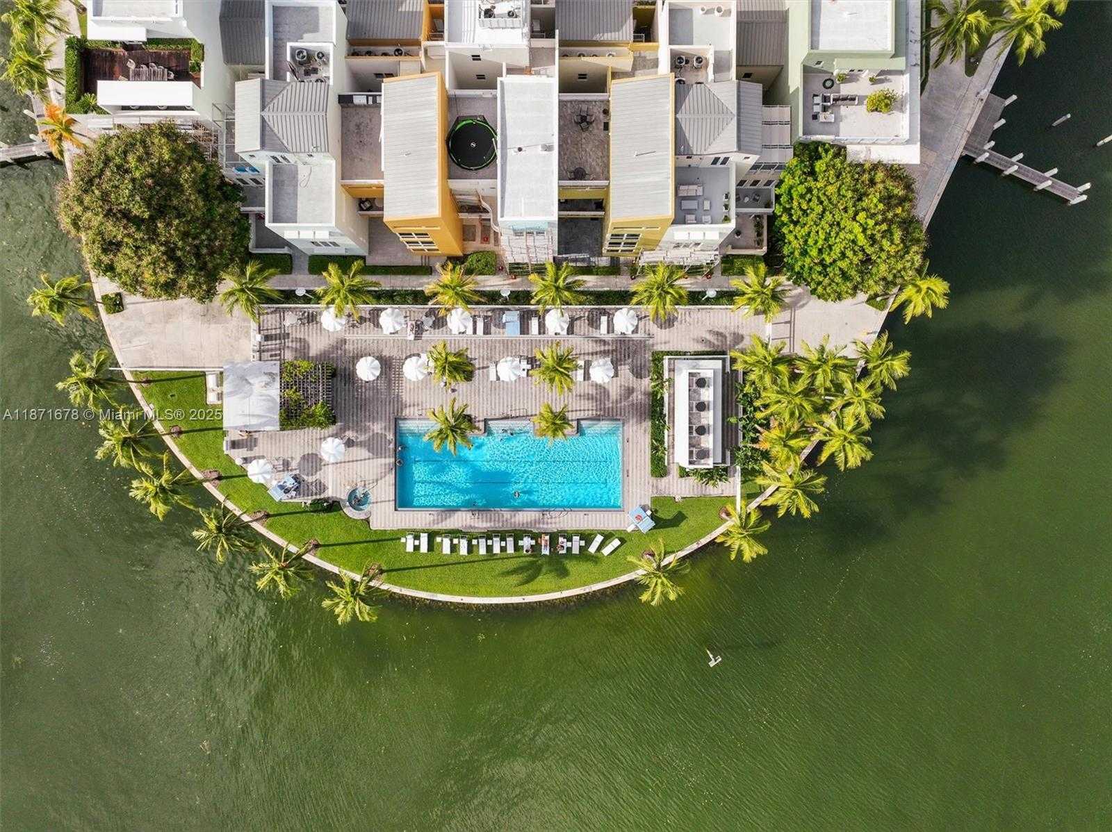 Small Image of 211 WATER WAY, Miami Beach Number 48