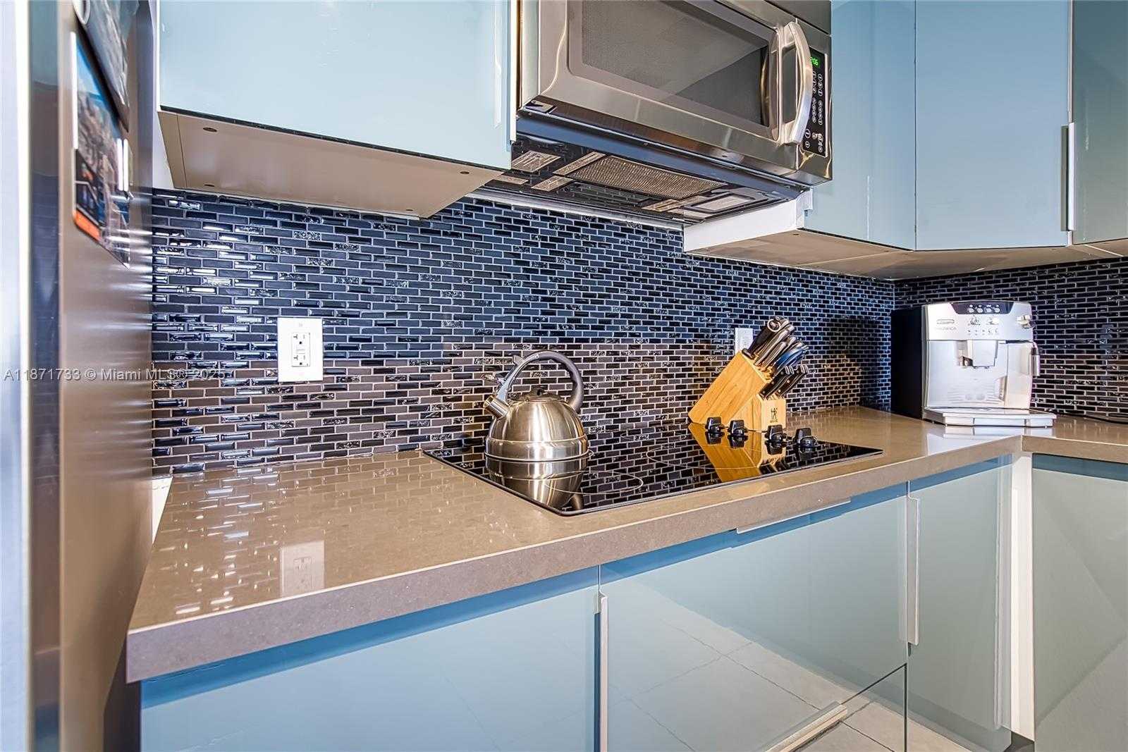 Small Image of 2500 PARKVIEW DR #911, Hallandale Beach Number 11