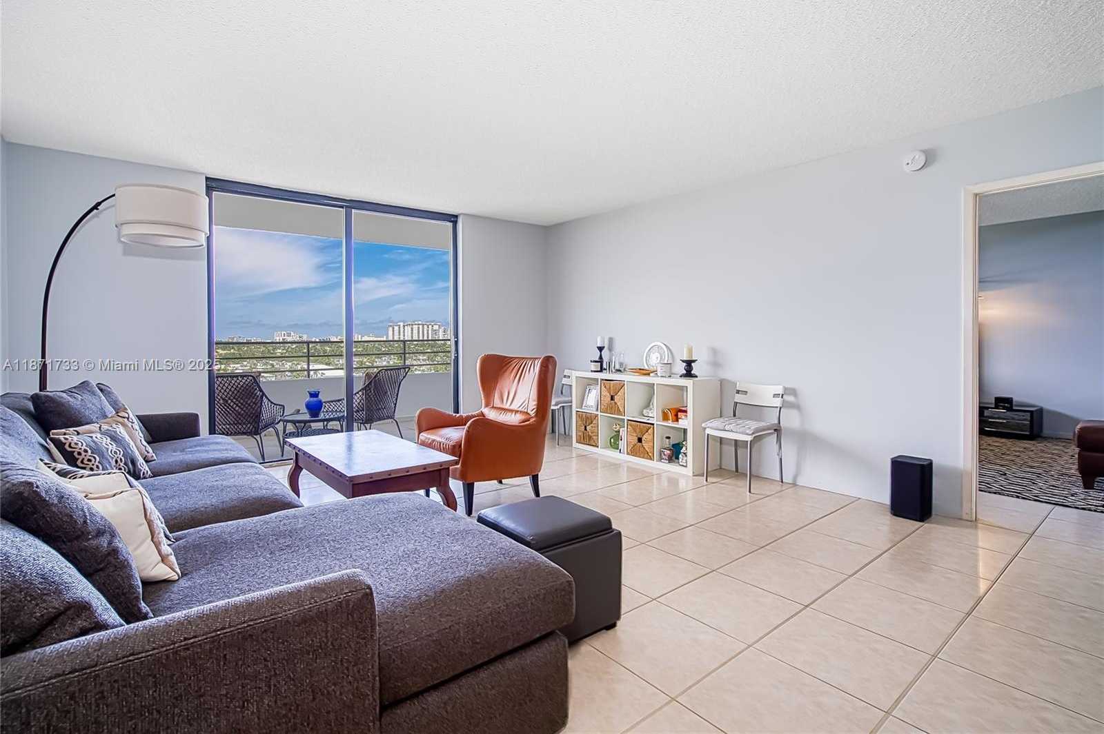 Small Image of 2500 PARKVIEW DR #911, Hallandale Beach Number 15
