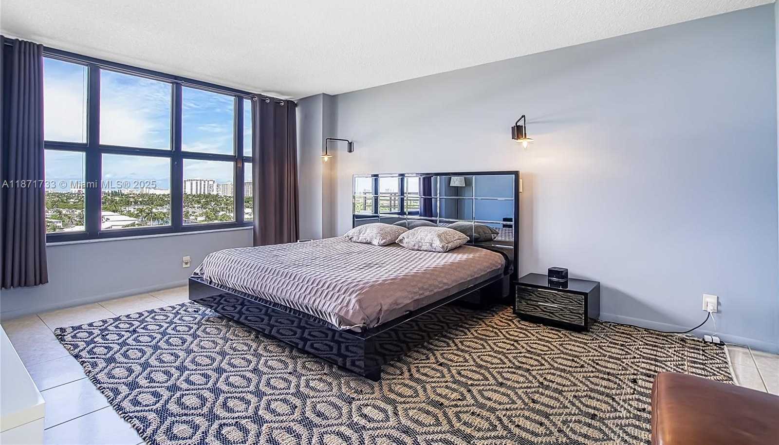 Small Image of 2500 PARKVIEW DR #911, Hallandale Beach Number 19
