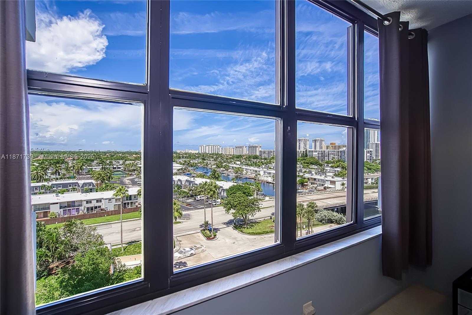 Small Image of 2500 PARKVIEW DR #911, Hallandale Beach Number 23
