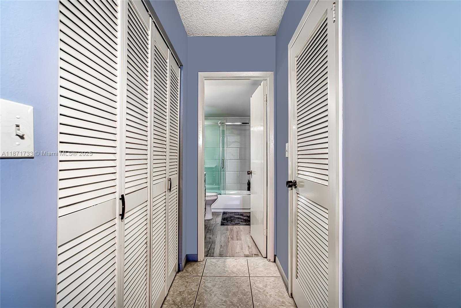 Small Image of 2500 PARKVIEW DR #911, Hallandale Beach Number 24