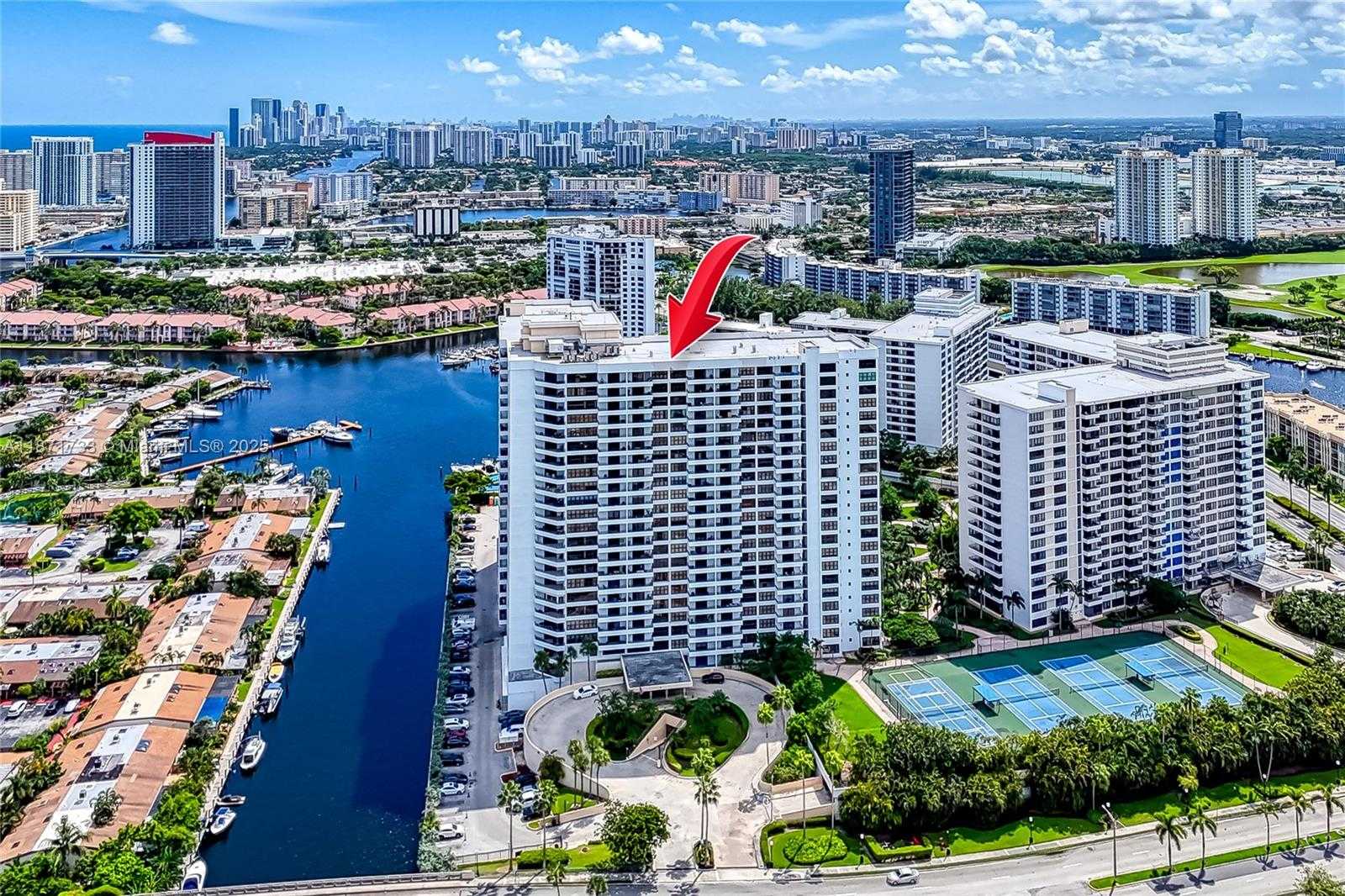 Small Image of 2500 PARKVIEW DR #911, Hallandale Beach Number 55