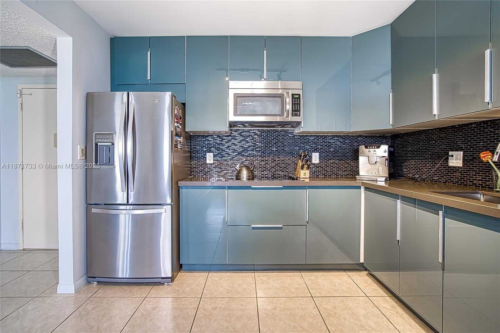 Small Image of 2500 PARKVIEW DR #911, Hallandale Beach Number 8