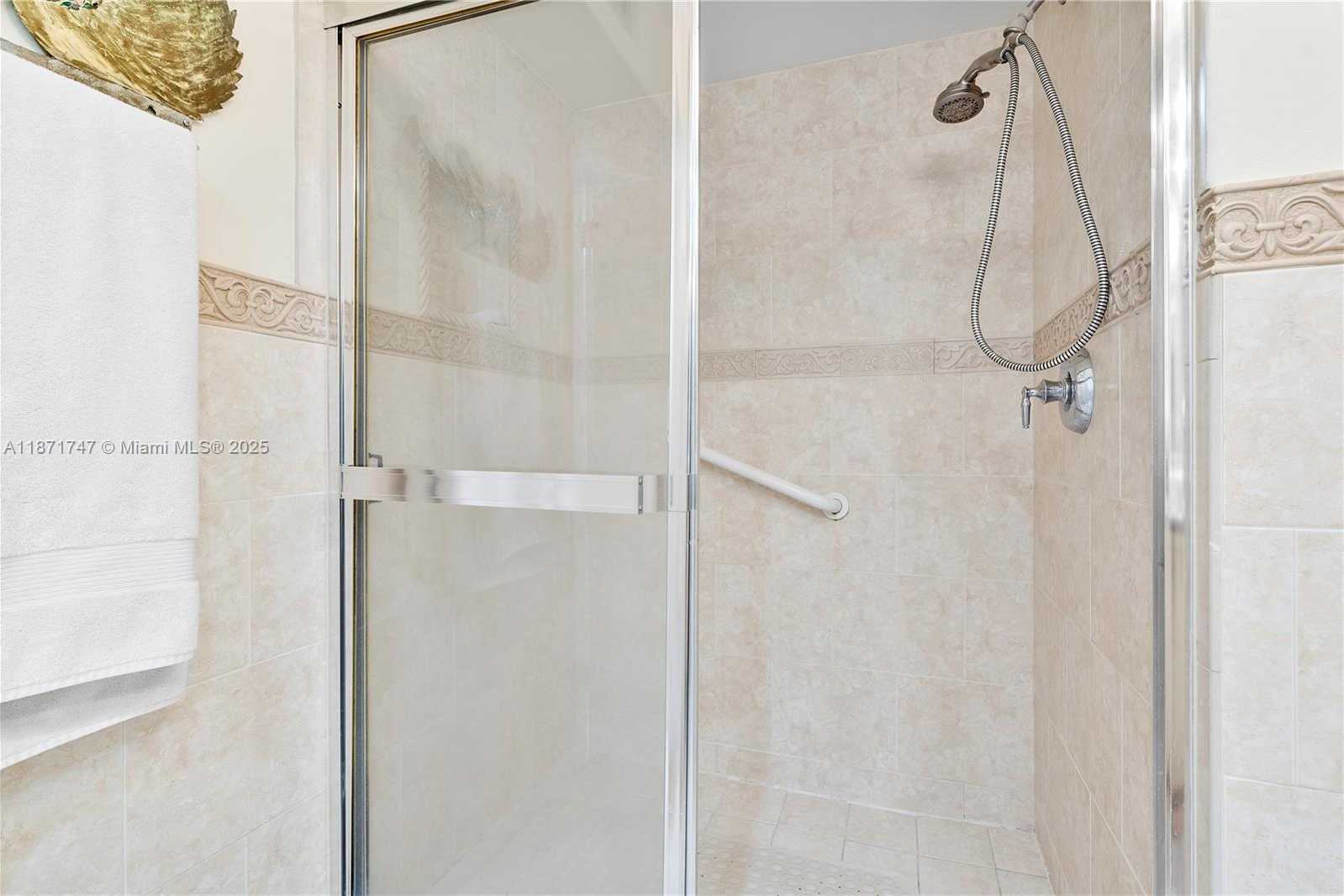 Small Image of 20281 EAST COUNTRY CLUB DR #604, Aventura Number 27